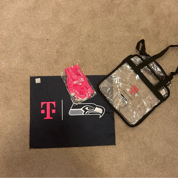 Go Hawks - Seattle Seahawks Bundle including official NFL sponsored gear - Picture 2 of 16